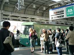 京阪寝屋川市駅ホーム