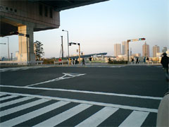 有明駅下交差点