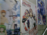 国際展示場駅階段のアニメポスター